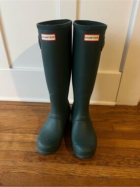 Hunter Matte Forest Green Knee-High Rubber Boots